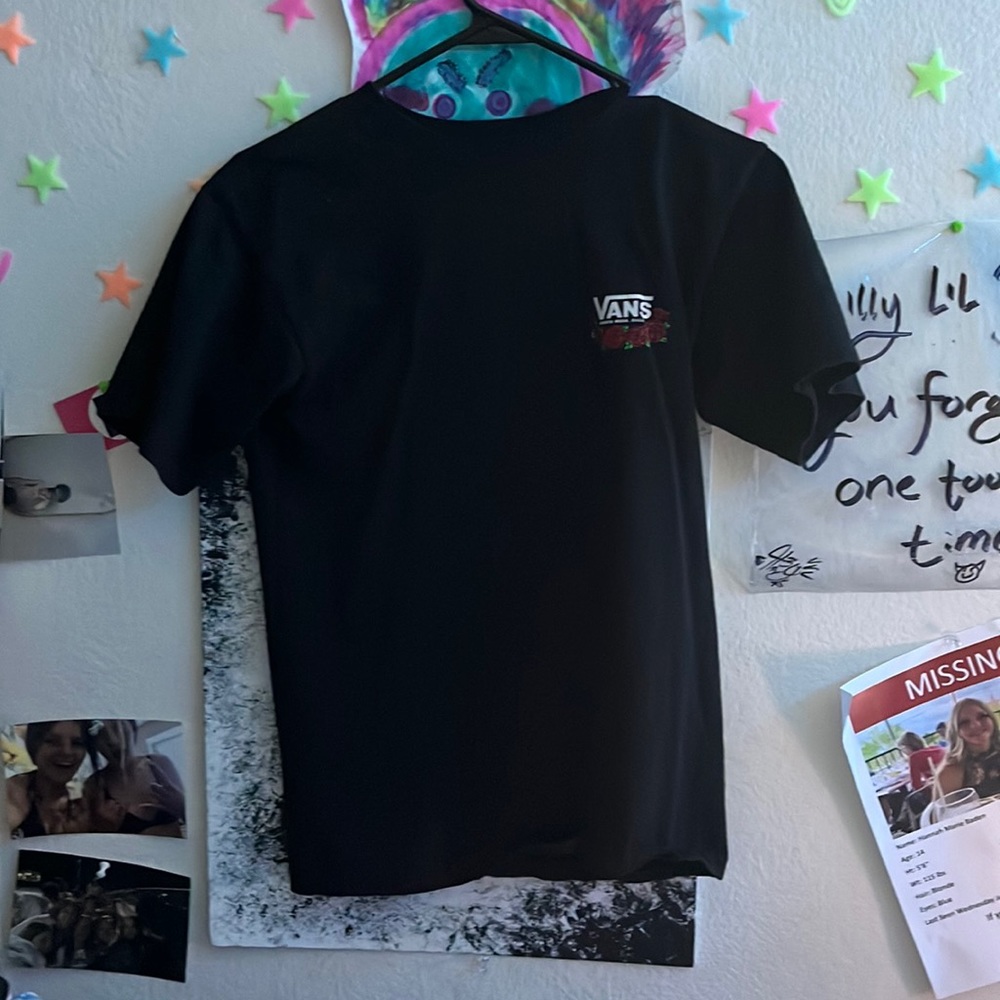 small vans shirt, never worn, super cute.